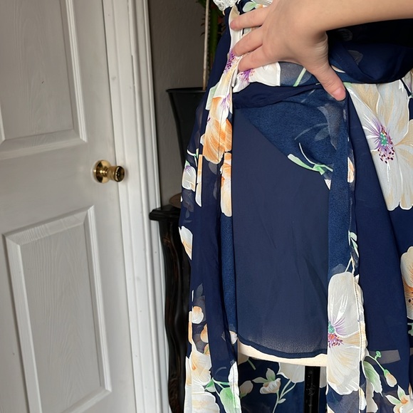 Floral Lace Halter Dress - Picture 8 of 10